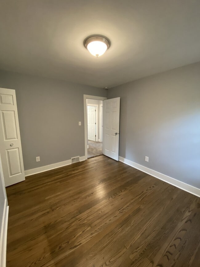 Building Photo - 244 N Ridge Rd