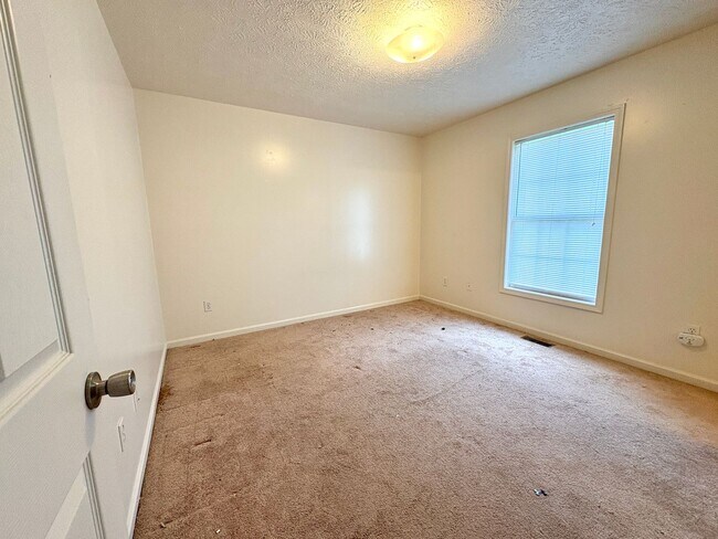 Building Photo - Roanoke St