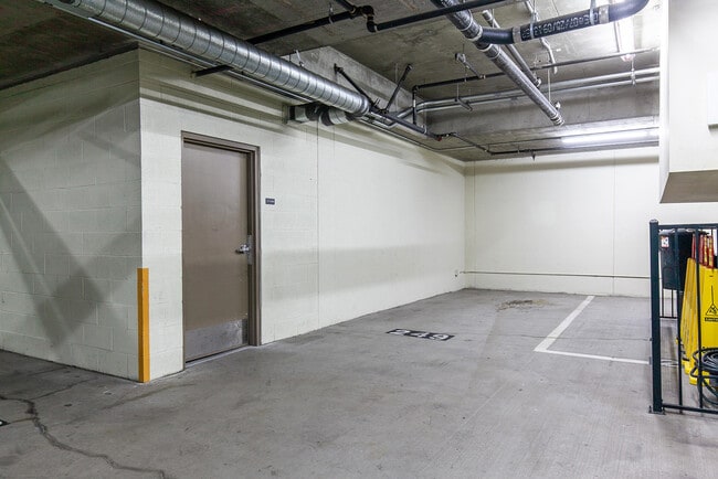 Building Photo - 1431 Pacific Hwy