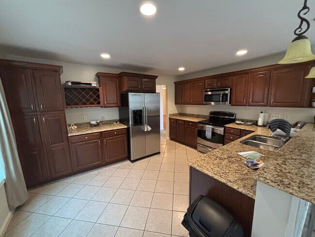 Building Photo - Pristine Endicott Single Family Home