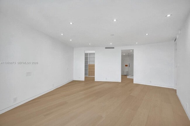 Building Photo - 1111 Crandon Blvd