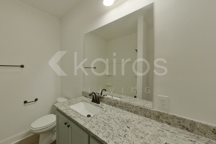 Building Photo - 8008 Hendrick Dr