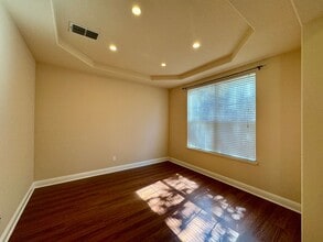 Building Photo - Beautiful Four-Bedroom Home Available in Folsom!