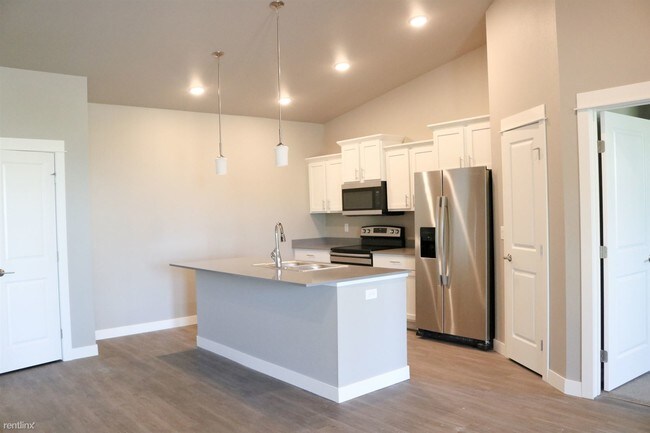 2 br, 2 bath - Maplewood Townhomes - 2 br, 2 bath  - Maplewood Townhomes