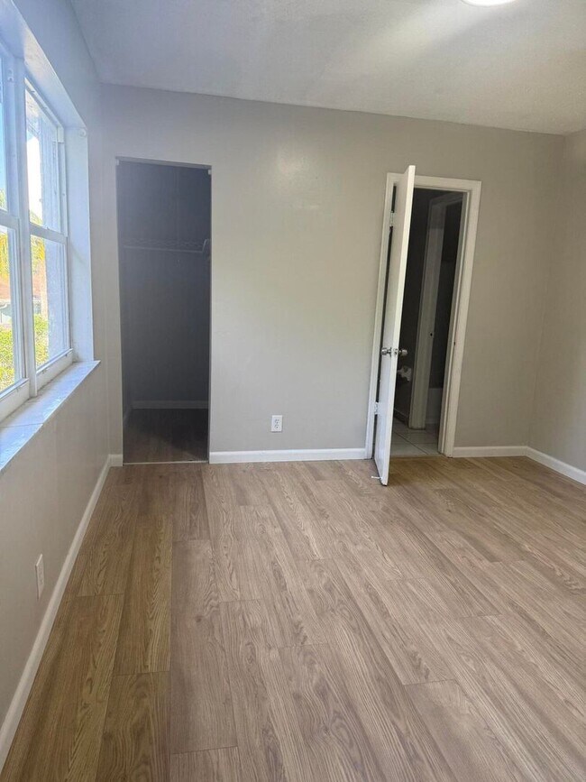 Building Photo - 1358 Silverado