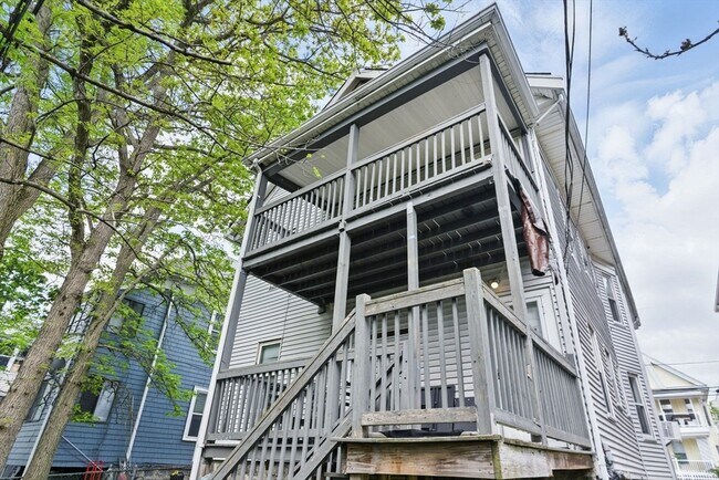 Building Photo - 19 Semont Rd