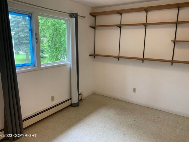 Building Photo - 4 Bed / 2 Bed House in UMED Area