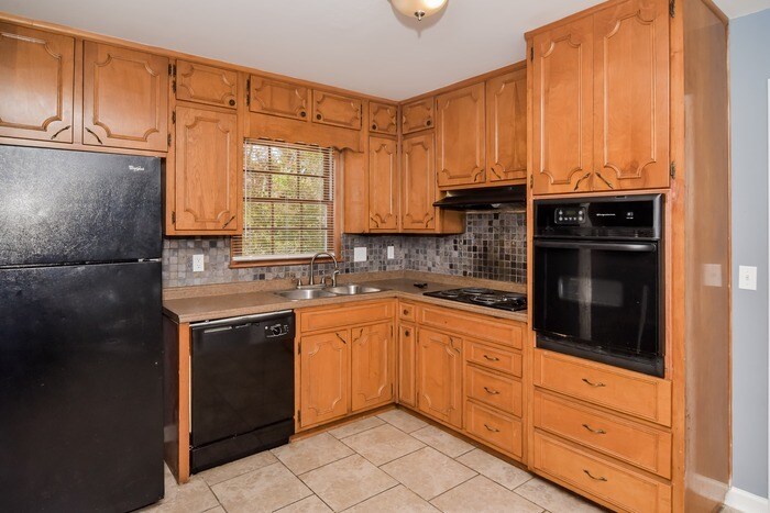 Building Photo - 3107 Lewisburg Dr NW