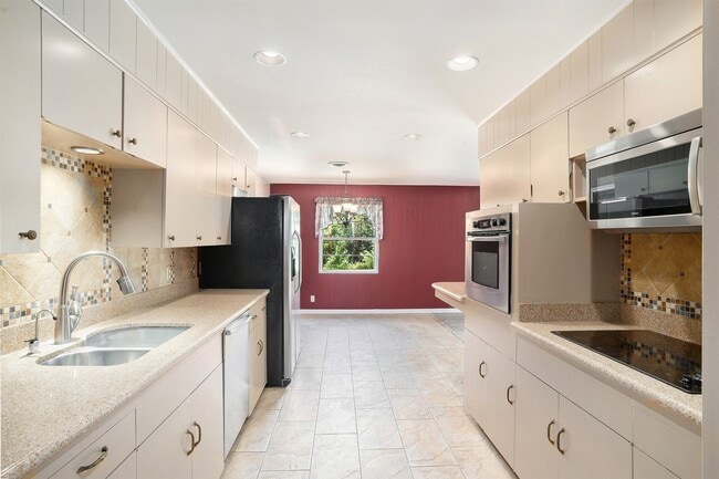 Building Photo - 7527 Quail Run Dr