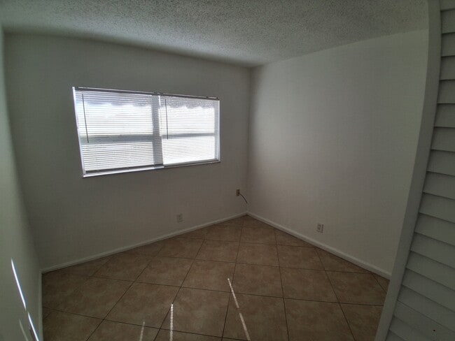 Building Photo - 1333 S Dixie Hwy