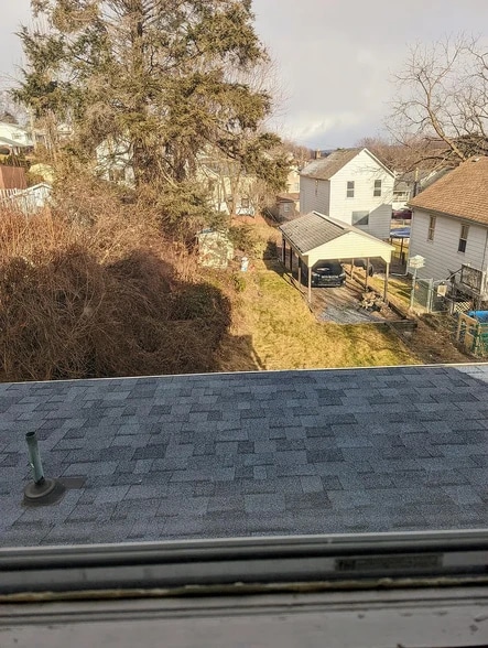 Building Photo - 37 Hurbane St