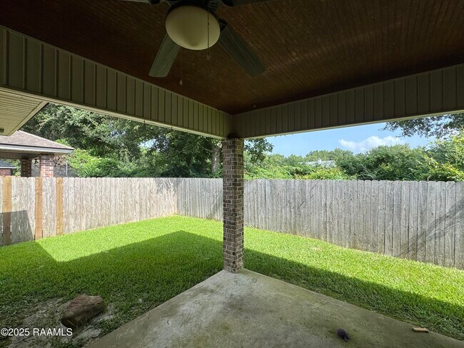 Building Photo - 410 Milton Estates