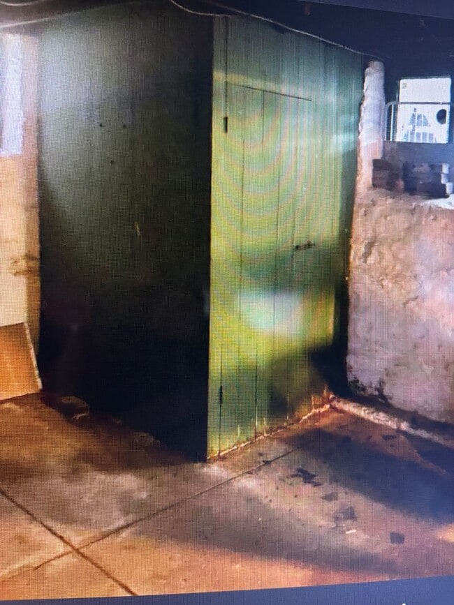 Building Photo - 3224 Taft Ave