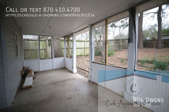 Building Photo - 804 Owens-