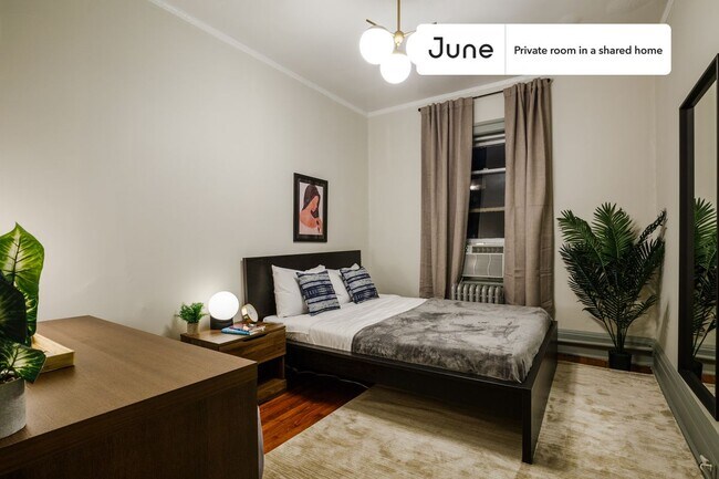 Building Photo - Room in Shared 4 bed/1 bath home