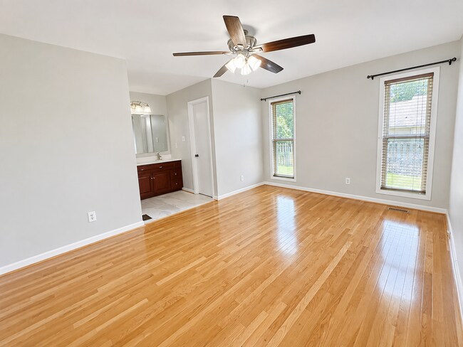 Building Photo - 1228 Bromley Dr