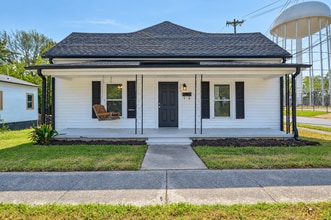 Building Photo - Front-Porch Living Across from Highland Park, Just Minutes from Downtown Rock Hill