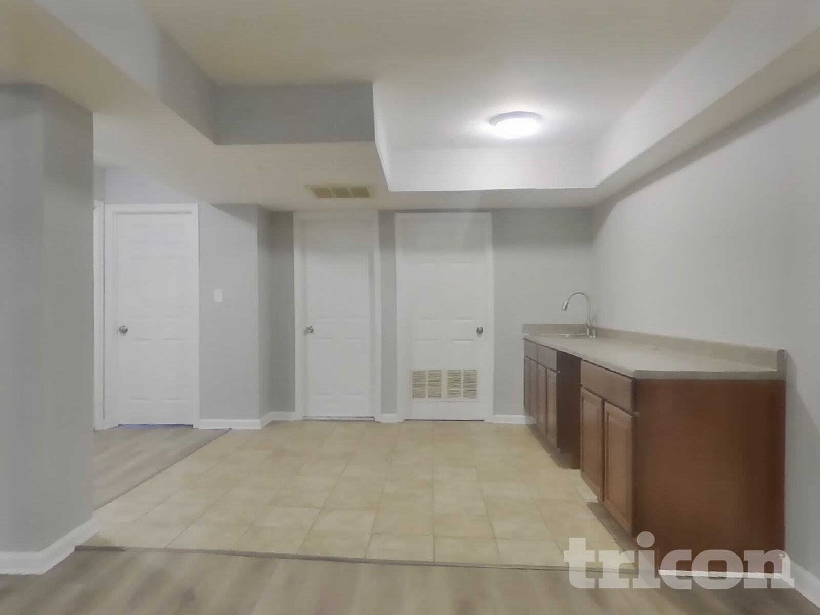 Building Photo - 1614 Thomas Rd