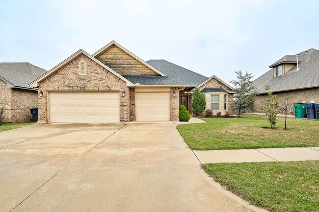Building Photo - Beautiful & Large 4 Bed 2 Bath Home in Edmond!