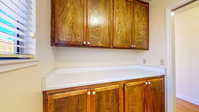 Building Photo - Well Maintain West Side Single Story 3 bedroom 2 bathroom home with 2 car garage