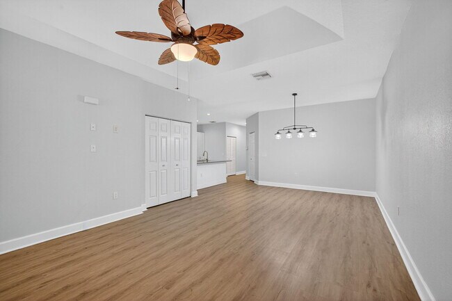 Building Photo - 1827 Pelican Dr