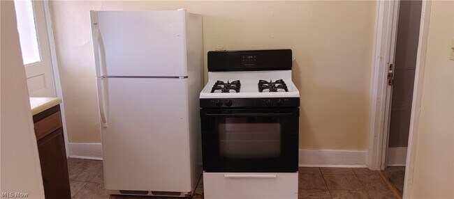 Building Photo - 956 Grant Ave