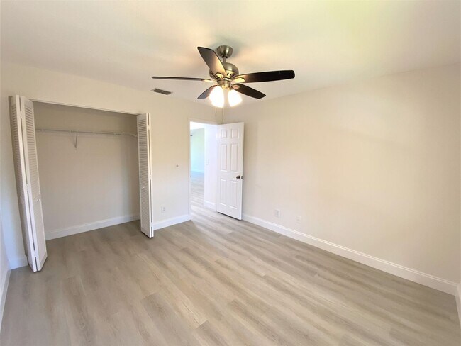 Building Photo - 776 Landover Cir