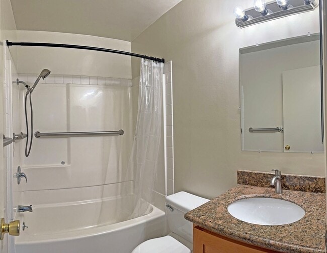 Building Photo - Beautiful Updated Home!