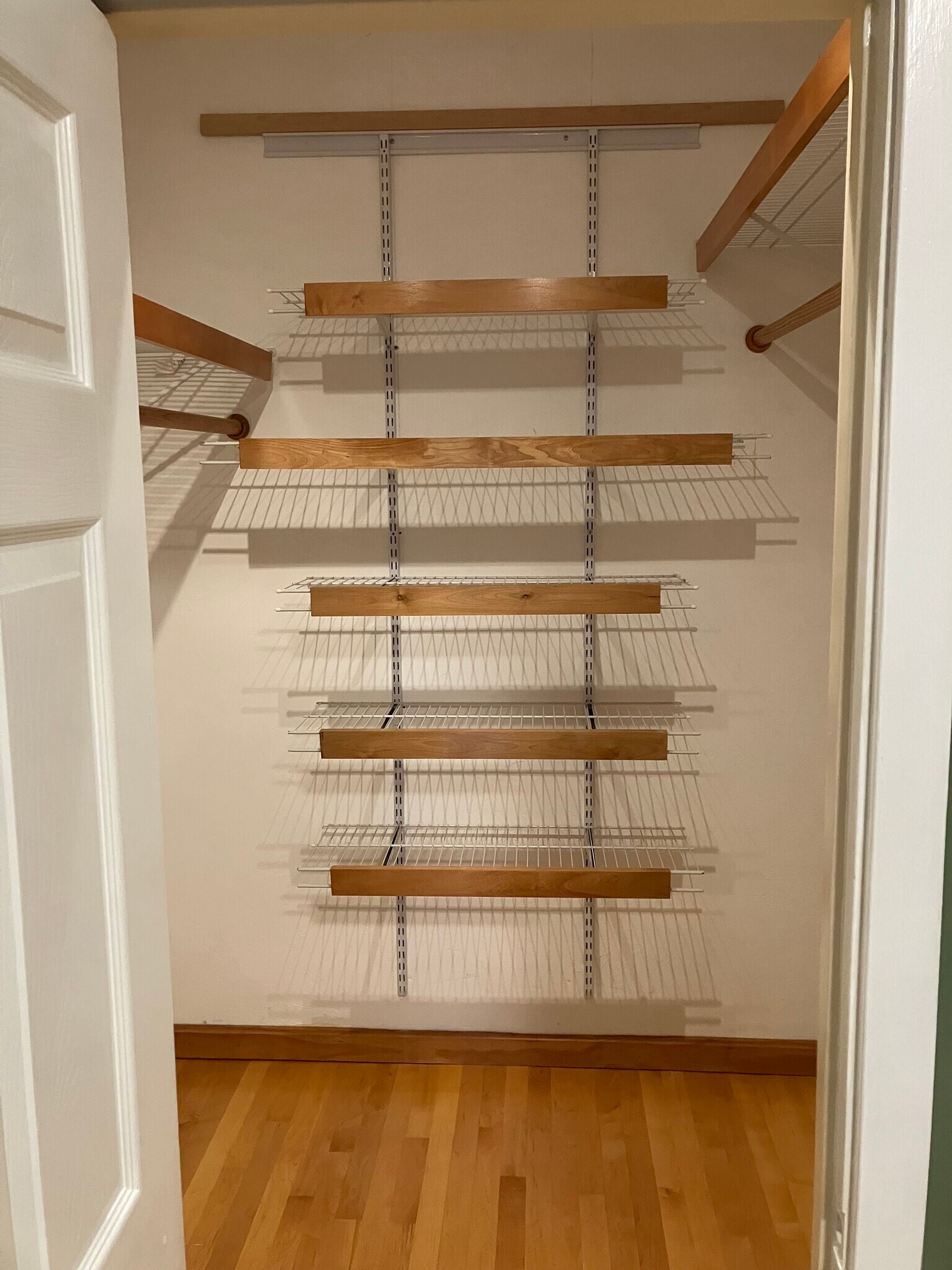 Building Photo - 24 Lee St