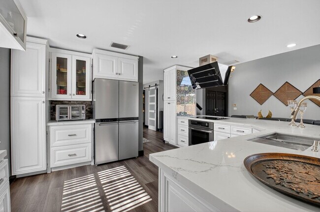 Building Photo - 3527 Stratton Ln