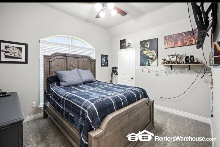 Building Photo - 23626 Sage Villa Dr