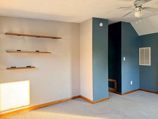 Building Photo - Charming Cape Cod Single Family with inground pool in Norfolk