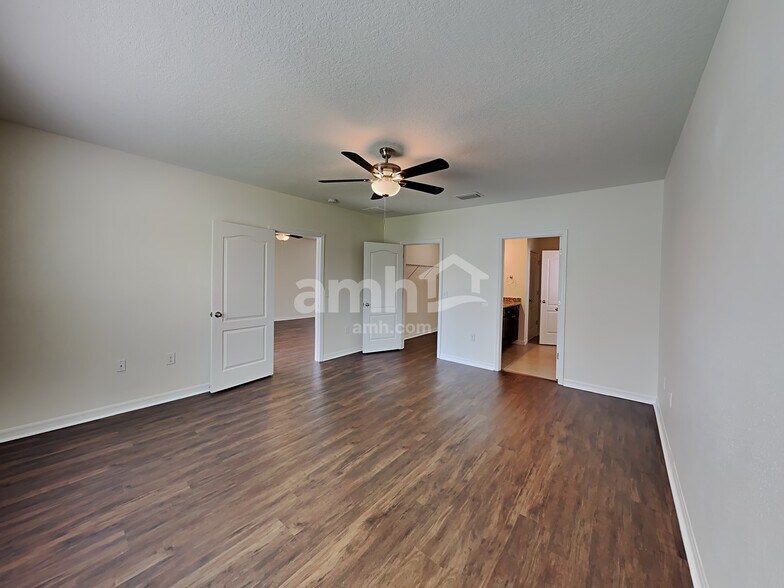 Building Photo - 4117 Lindever Ln