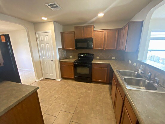 Building Photo - 11522 Fort Smith