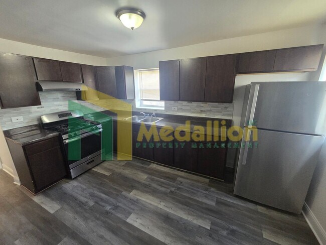 Building Photo - Updated 3-Bedroom Single-Level Home with Backyard Space