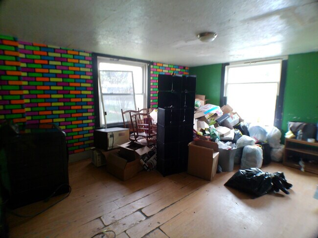 Building Photo - 1035 E Main St