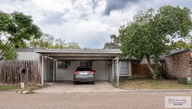 Building Photo - 1809 S Williams Ln