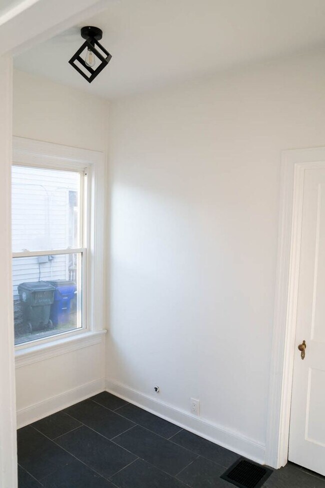 Building Photo - Lovely, Renovated Vintage 3 BR Home! Off-Street Parking, Covered Porch & Patio; Dogs Ok!