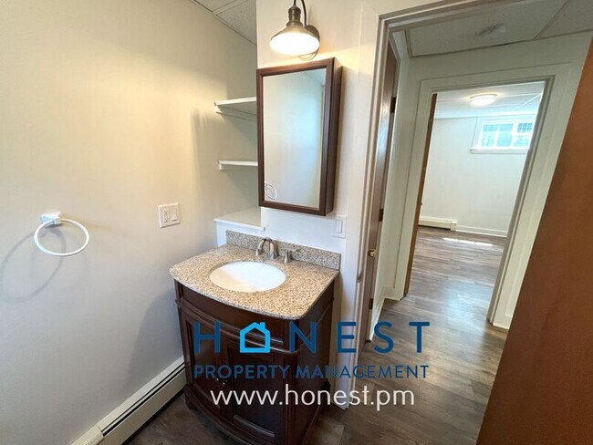 Building Photo - 20 Academy St