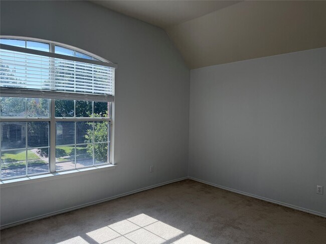 Building Photo - 8373 Brightside Ln