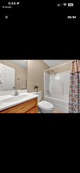 Building Photo - 2046 Pine Woods Rd