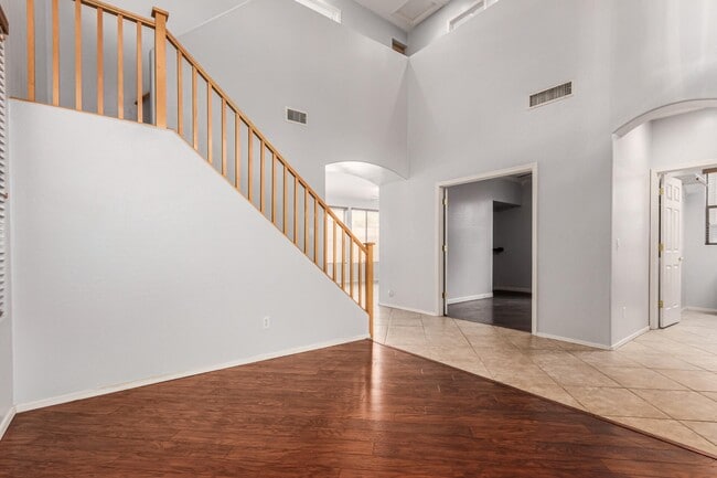 Building Photo - 2626 W Florentine Rd