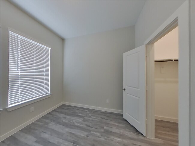 Building Photo - 22716 Terrazzo Dr