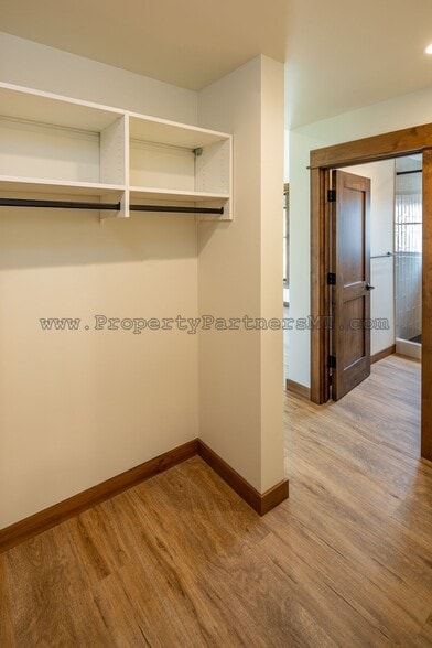 Building Photo - 824 S 8th Ave