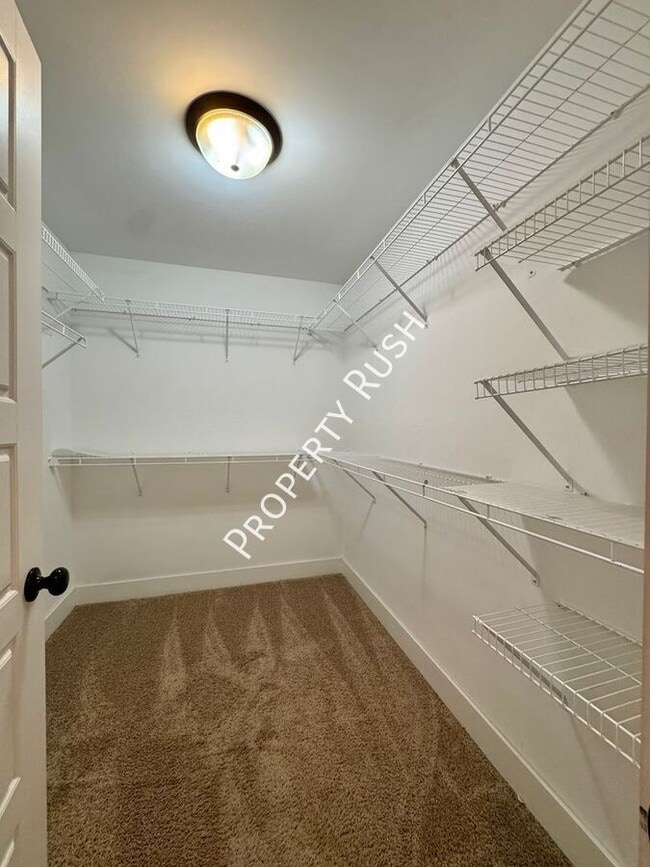 Building Photo - 6477 Olin Ln