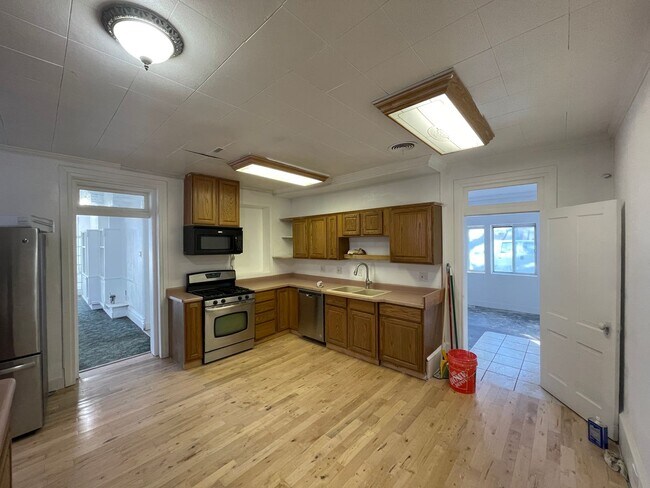 Building Photo - 13224 S Redwood Rd