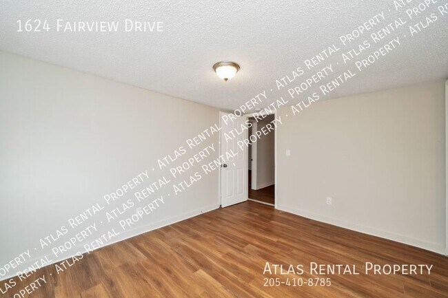 Building Photo - 1624 Fairview Dr