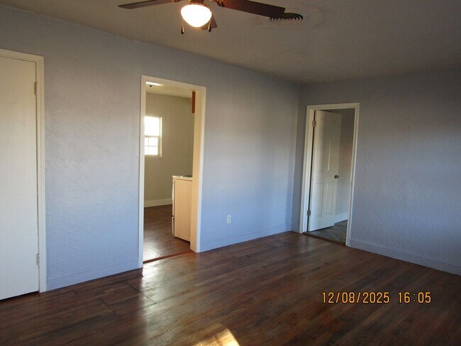 Building Photo - Very nice spacious home! No Carpet!