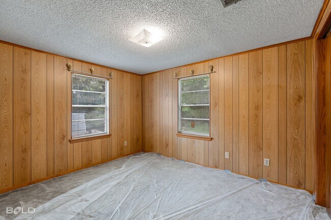 Building Photo - Country LIving!!