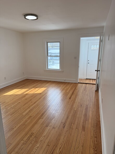 Building Photo - 30 Clark St